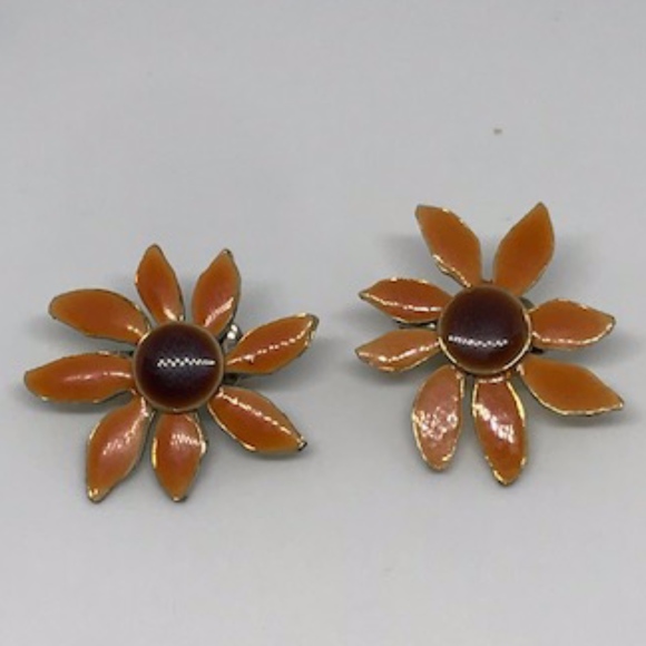 Vintage Jewelry - Vintage Flower Clip on Earrings